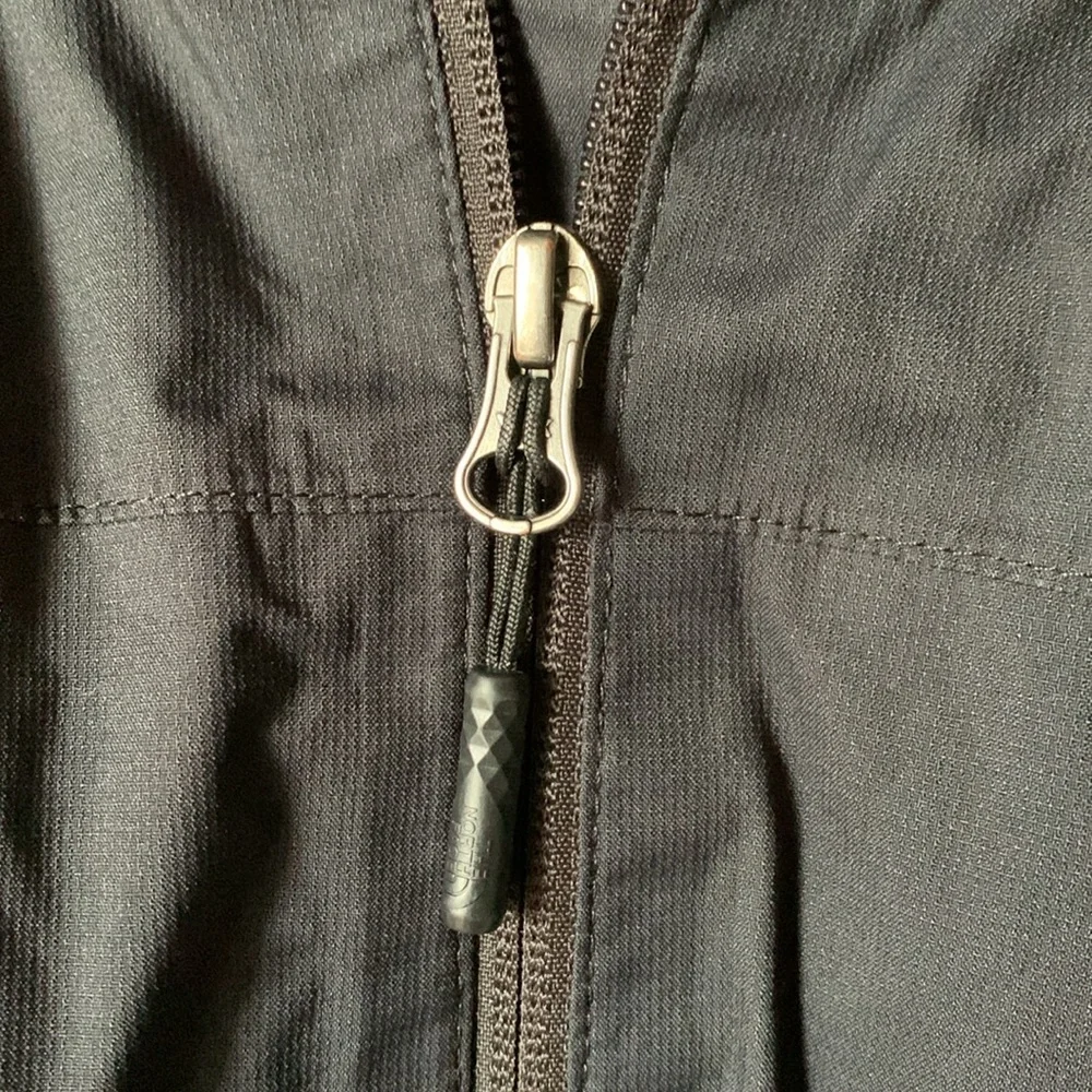 Northface Women’s Resolve Plus Jacket in Black - Picture 4 of 14